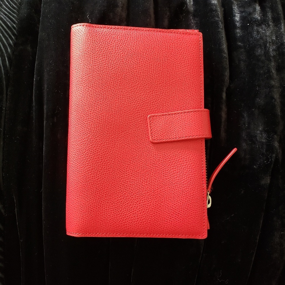 Everlane red traveler wallet
